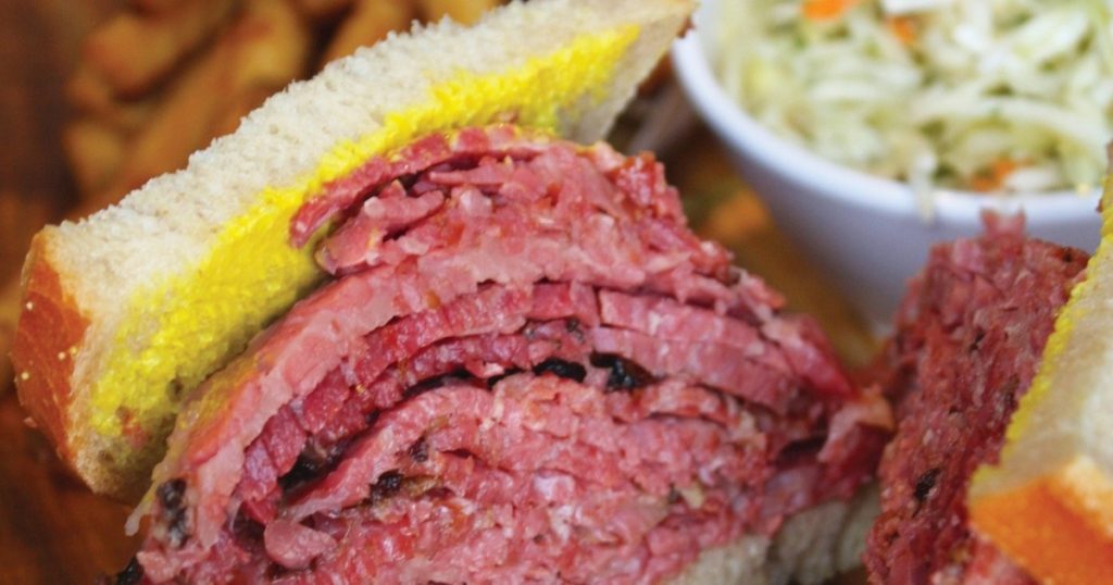The Smoked Meat Sandwich: Tradition and Purity